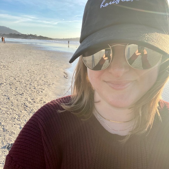 Meet your Posher, Megan - Picture 2 of 8